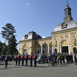 Posljednji ispraćaj Antuna Tusa na Mirogoju