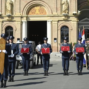 Posljednji ispraćaj Antuna Tusa na Mirogoju