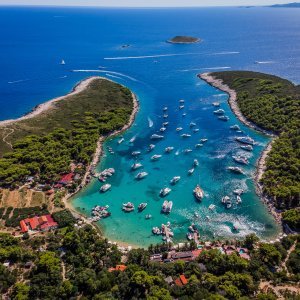 Uvala Vinogradišće na Paklenim otocima