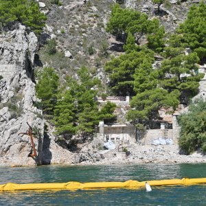 Nastavljeno rušenje objekata na Vruji