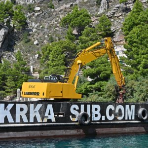 Nastavljeno rušenje objekata na Vruji