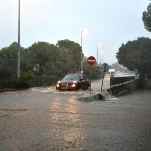 Obilna kiša potopila ulice Zadra