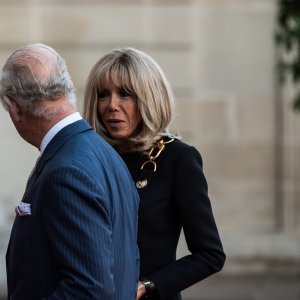 Kraljica Camilla i Brigitte Macron