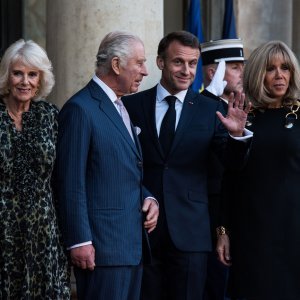 Kraljica Camilla i Brigitte Macron