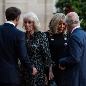 Kraljica Camilla i Brigitte Macron