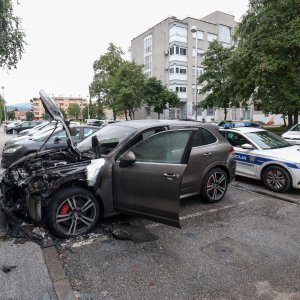 Izgorio Porsche na Malešnici