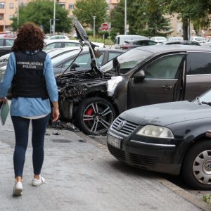 Izgorio Porsche na Malešnici