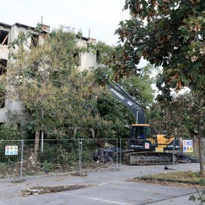 Rušenje zgrade u Paromlinskoj