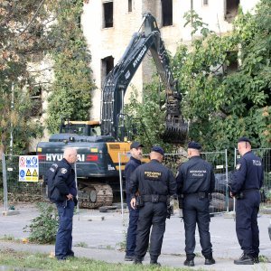 Rušenje zgrade u Paromlinskoj