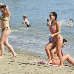 Eva Longoria sa sinom na plaži