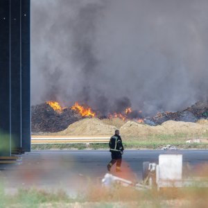 Tvornica Drava International jutro nakon požara