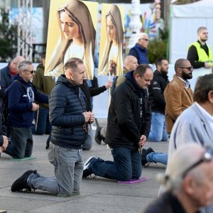 Na trgovima hrvatskih gradova su molitelji