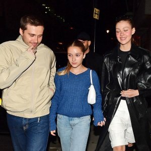 Harper Beckham, Brooklyn Beckham i Nicola Peltz