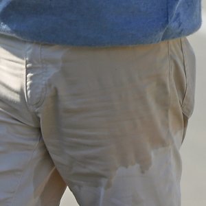 Kevin Costner u mokrim hlačama