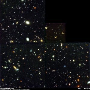 Deep Field snimljen Hubbleom