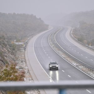 Snijeg na autocesti A1 kod Zagvozda