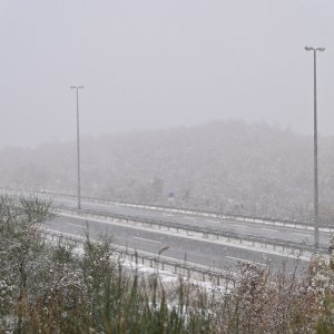 Snijeg na autocesti A1 kod Zagvozda