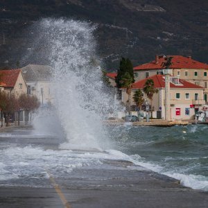 Jugo u Kaštel Starom