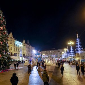 Večernja šetnja Adventom u Zagrebu