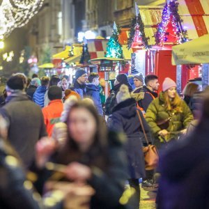 Večernja šetnja Adventom u Zagrebu