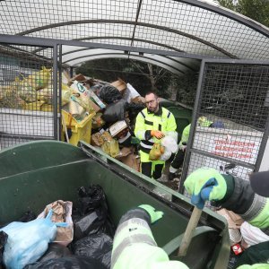 Zagrebački gradonačelnik Tomašević s radnicima Čistoće