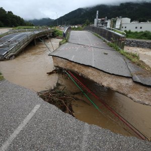 Urušena cesta u slovenskom Dravogradu