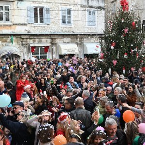 Rani doček Nove godine na splitskog Pjaci