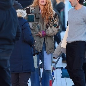 Blake Lively na setu filma 'It Ends with Us'