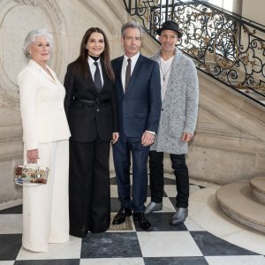 Glenn Close, Juliette Binoche, Ben Mendelsohn i Todd A. Kessler