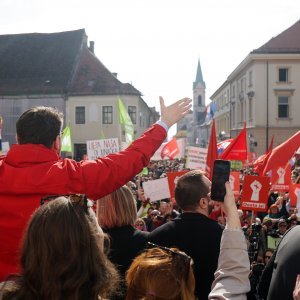 Čelnici stranaka koje su organizirale prosvjed