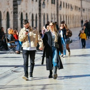 Nedjeljna špica na Stradunu