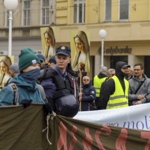 Prosvjed protiv molitelja u Zagrebu