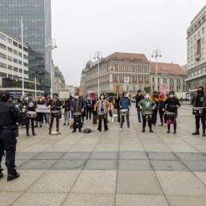 Prosvjed protiv molitelja u Zagrebu