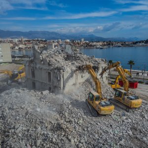 Pogled iz zraka na sravnjeni hotel Marjan u Splitu