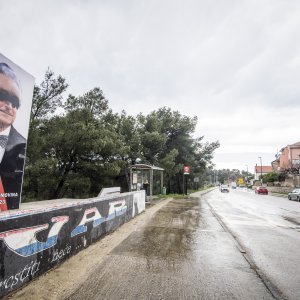 Nepoznati počinitelji išarali sliku Franje Tuđmana u šibenskom naselju Meterize