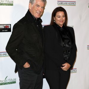 Pierce Brosnan i Keely Shaye Smith