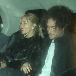 Sienna Miller i Oli Green