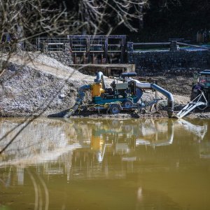 Čišćenje jezera oko Trakošćana od mulja