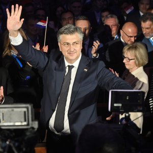 Tko je sve bio na HDZ-ovom skupu?