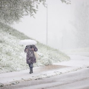 Snijeg zabijelio Sarajevo nakon izrazito toplih dana