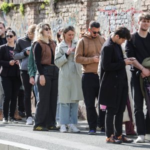 U redovima se čekalo ispred birališta i u popodnevnim satima