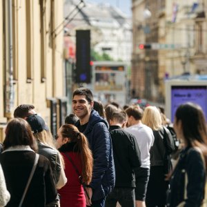 U redovima se čekalo ispred birališta i u popodnevnim satima