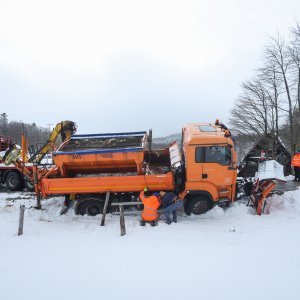 Ralica je zapela u snijegu na Platku