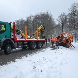 Ralica je zapela u snijegu na Platku