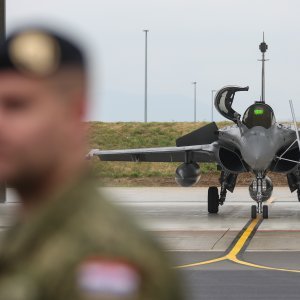 Borbeni avioni Rafale parkirani u Zračnoj luci Zagreb