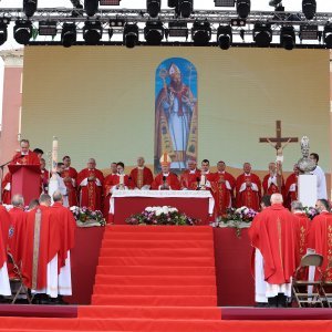 Svečana procesija i sveta misa u čast svetog Duje u Splitu