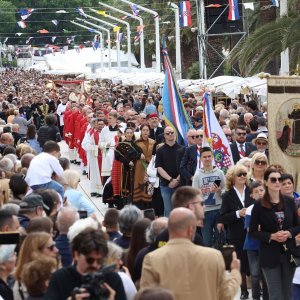 Svečana procesija i sveta misa u čast svetog Duje u Splitu