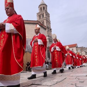 Svečana procesija i sveta misa u čast svetog Duje u Splitu