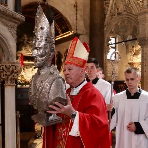 Svečana procesija i sveta misa u čast svetog Duje u Splitu