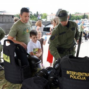 Izložba naoružanja u Puli